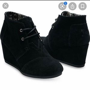 TOMS suede desert wedge
